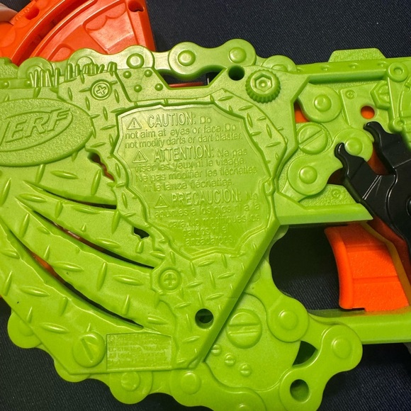 Nerf Zombie strike Alternator Blaster Tested Other Nerf Blasters Listed - Picture 7 of 13